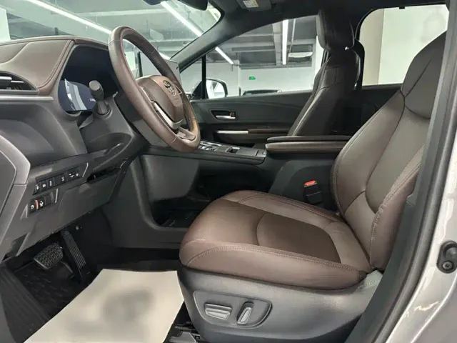 Toyota Granvia — Фото автомобиля 17