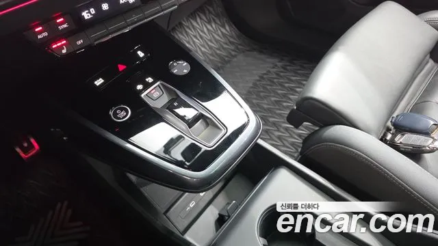 Audi Q4 e-tron F4 — Фото автомобиля 12