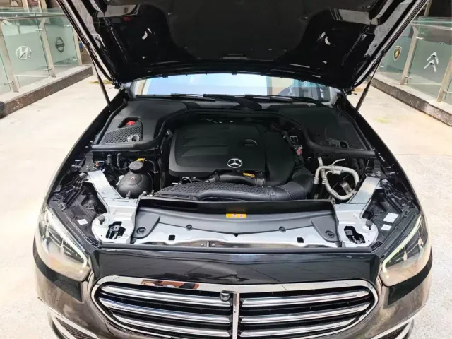 Mercedes-Benz E-Class — Фото автомобиля 13
