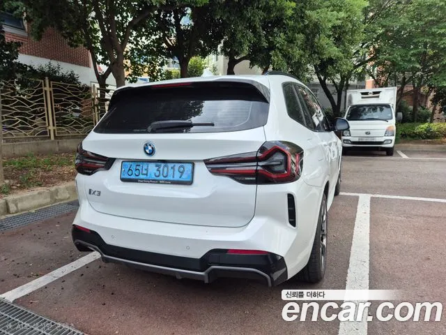 BMW iX3 G08 (2020–2024) — Фото автомобиля 4