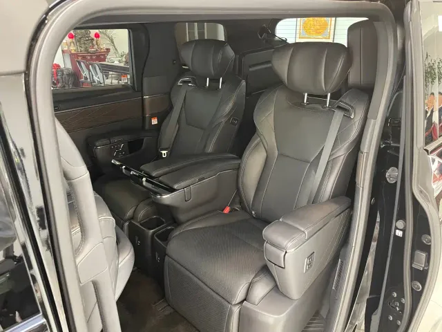 Toyota Alphard — Фото автомобиля 18