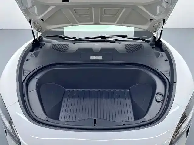 Xiaomi SU7 — Фото автомобиля 17
