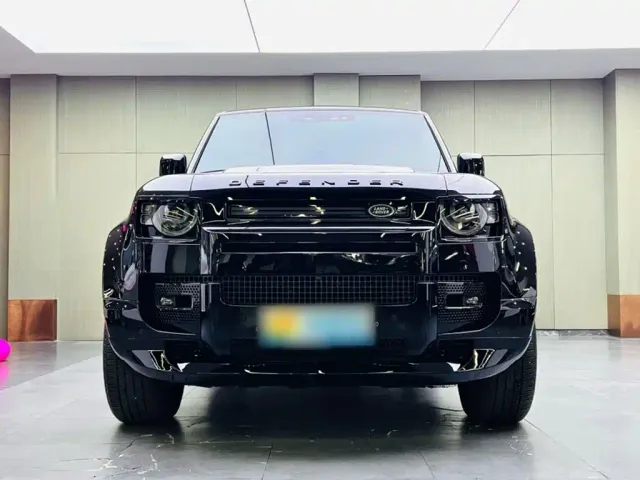 Land Rover Defender — Фото автомобиля 11