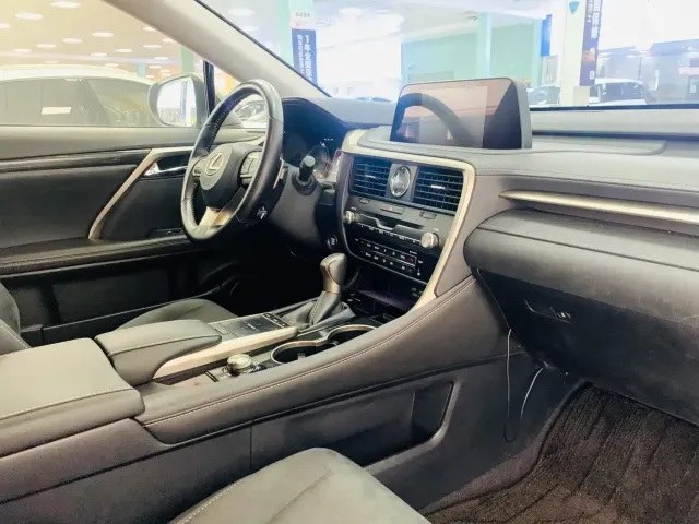 Lexus RX — Фото автомобиля 10