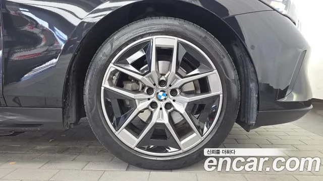 BMW 5 Series G60 — Фото автомобиля 6