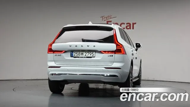 Volvo XC60 Generation 2 — Фото автомобиля 3