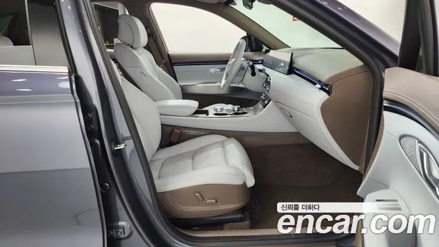 Genesis GV70 2.5T Бензин AWD — Фото автомобиля 6