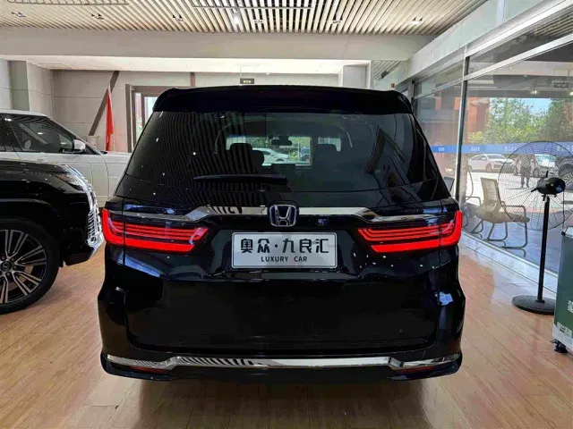 Honda Elysion — Фото автомобиля 17