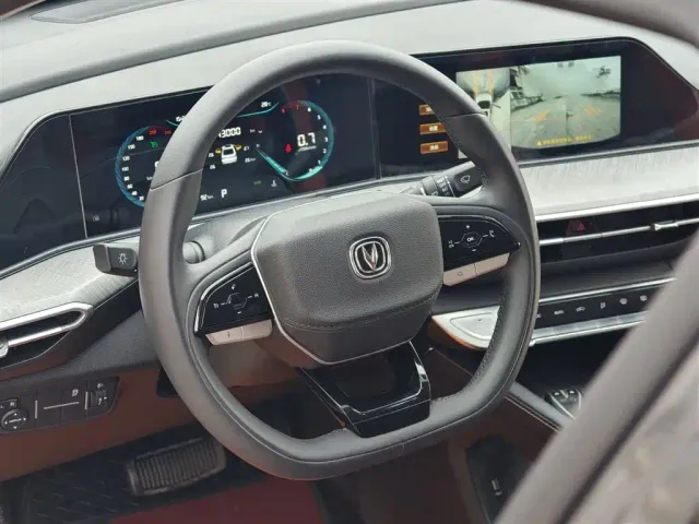 Changan Eado — Фото автомобиля 13