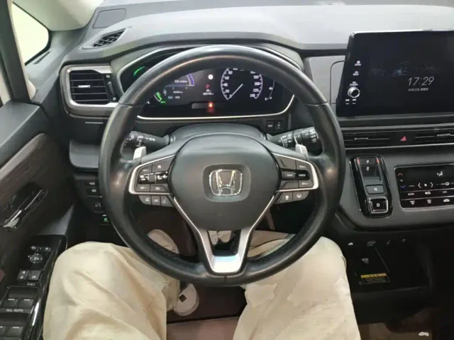 Honda Odyssey — Фото автомобиля 10