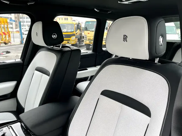 Rolls-Royce Cullinan — Фото автомобиля 16