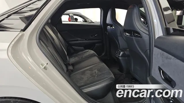 Hyundai Avante CN7 — Фото автомобиля 12