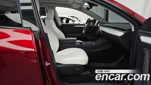 Tesla Model Y — Фото автомобиля 4