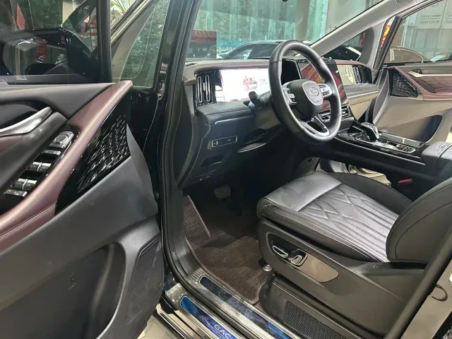 GAC Trumpchi M8 — Фото автомобиля 8