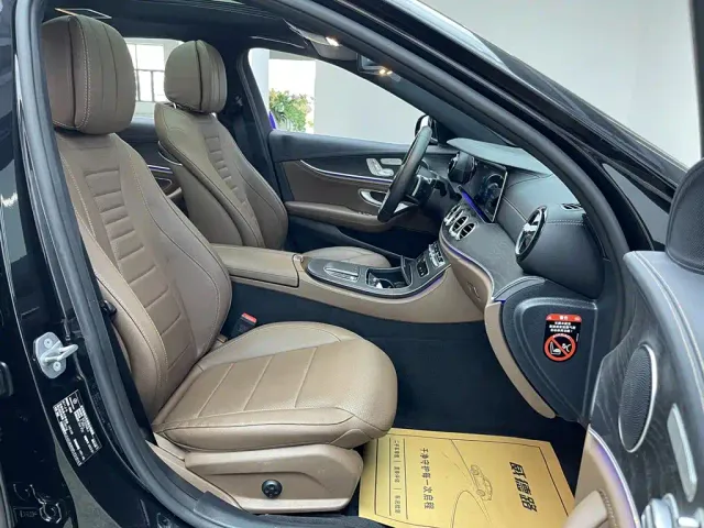 Mercedes-Benz E-Class — Фото автомобиля 17