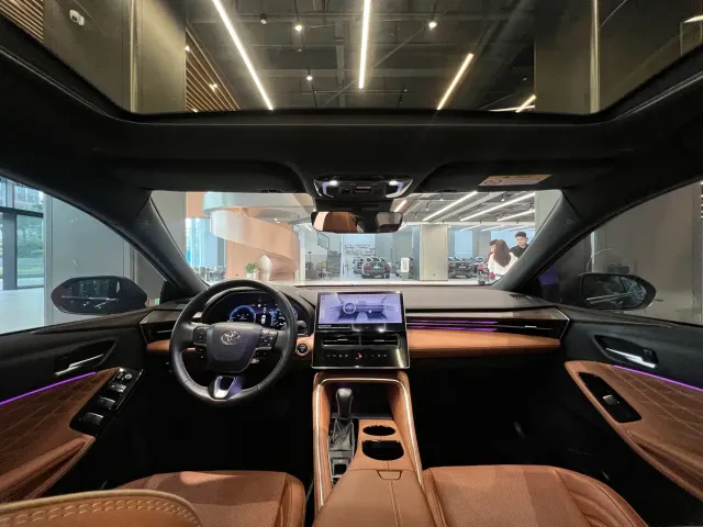 Toyota Avalon 2024 Model Hybrid 2.5L XLE Prestige Edition — Фото автомобиля 7