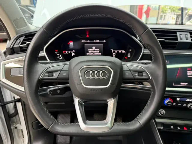 Audi Q3 — Фото автомобиля 11