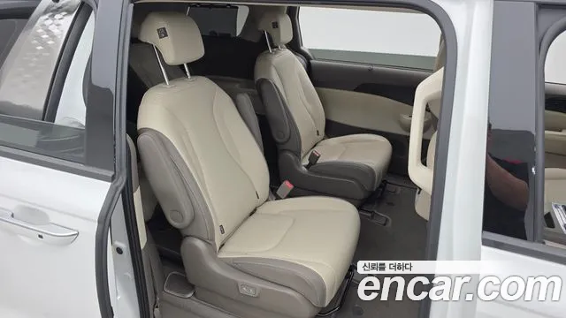 Kia Carnival 4th Gen — Фото автомобиля 12