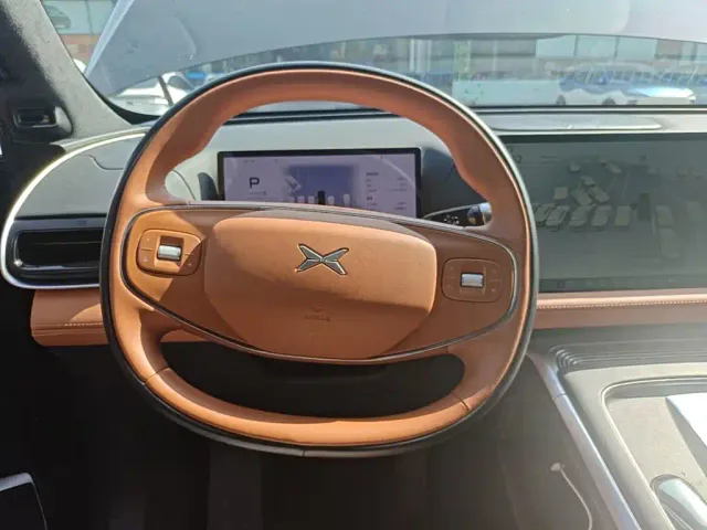 Xpeng G9 — Фото автомобиля 10