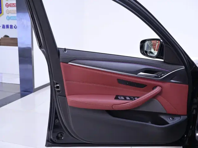 BMW 5 Series — Фото автомобиля 18