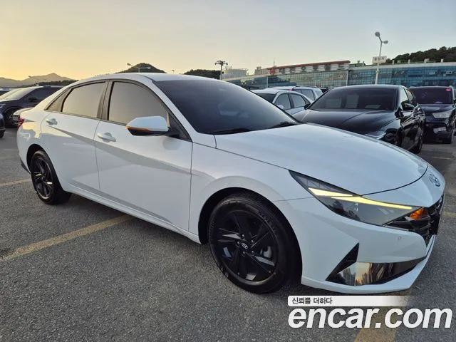 Hyundai AVANTE Avante (CN7) — Фото автомобиля 3