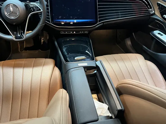 Mercedes-Benz E-Class — Фото автомобиля 10