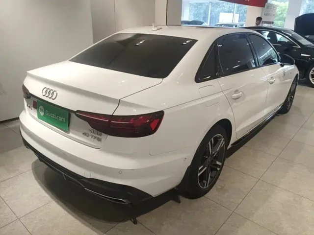 Audi A4L — Фото автомобиля 6