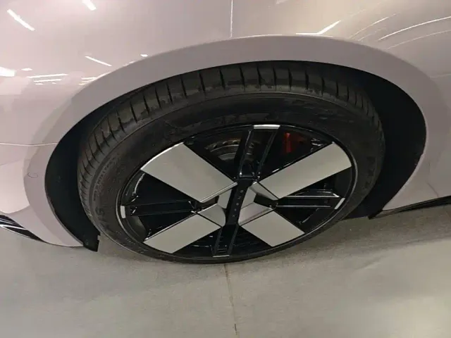 Xpeng P7 — Фото автомобиля 22