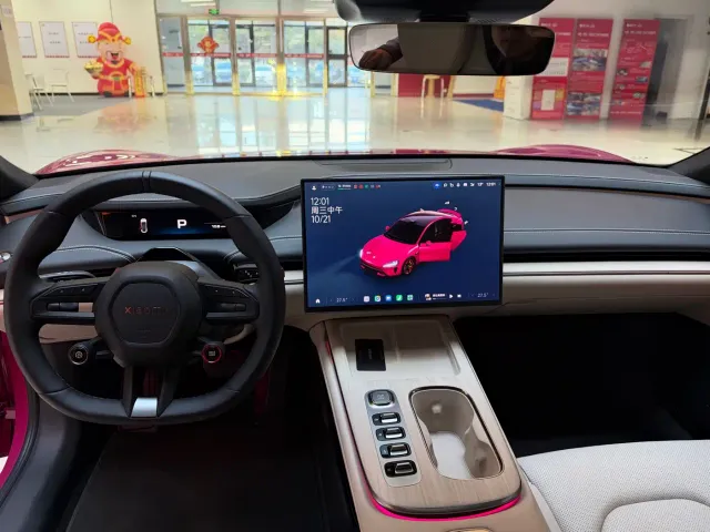 Xiaomi SU7 — Фото автомобиля 12