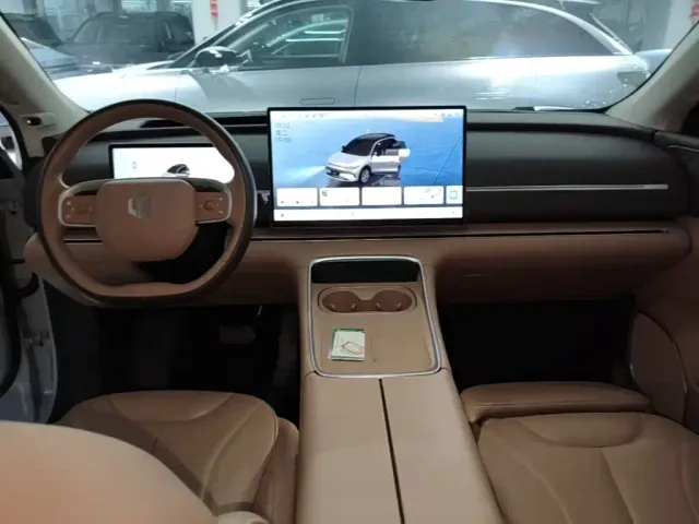 Leapmotor C11 — Фото автомобиля 9
