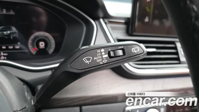 Audi Q5 45 TFSI quattro Premium — Фото автомобиля 27