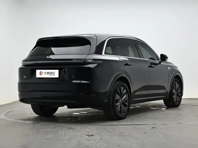 Li Auto L7 — Фото автомобиля 3
