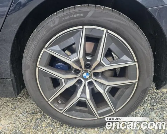 BMW 5 Series G60 — Фото автомобиля 5