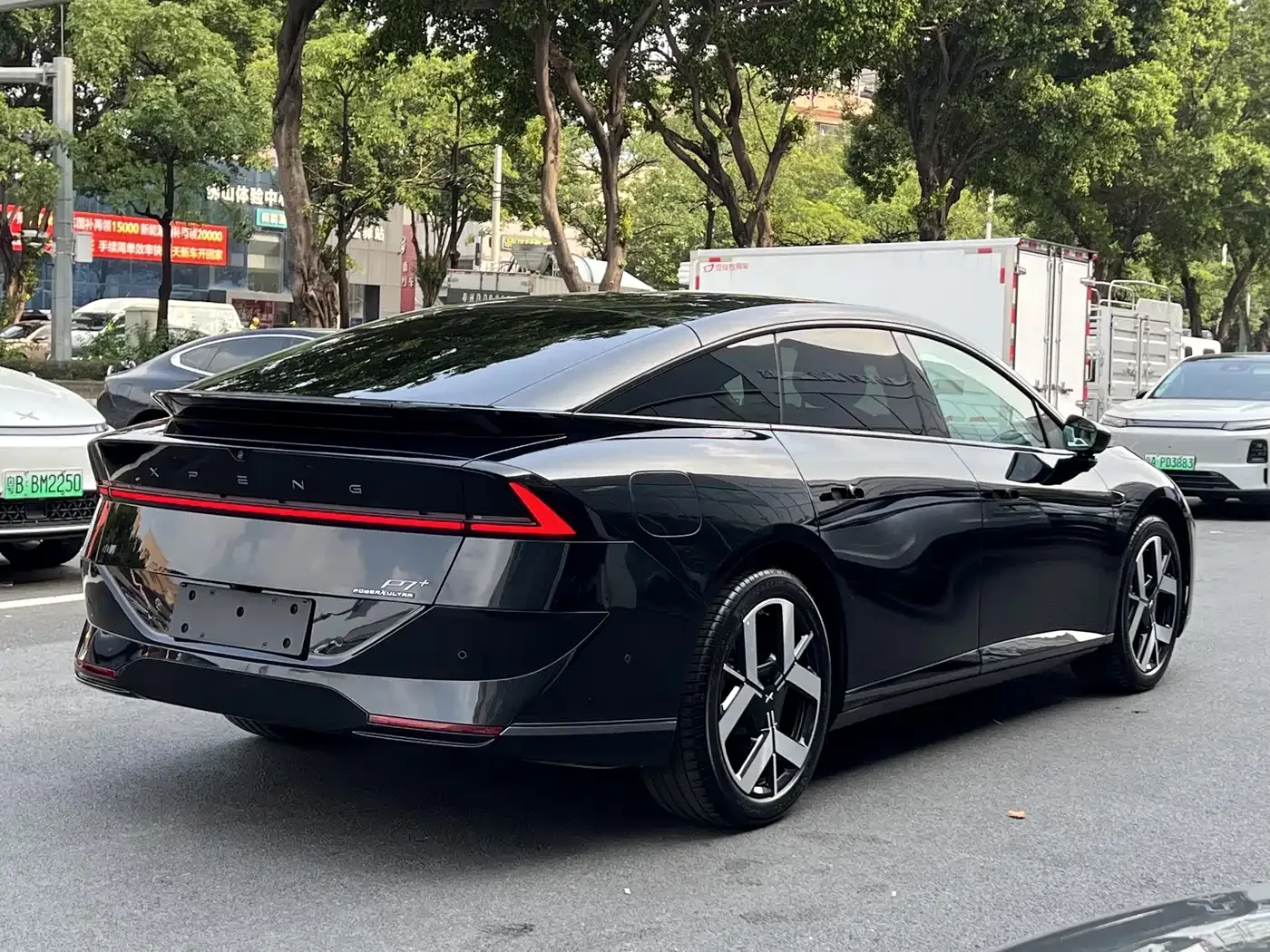 XPeng XPeng P7+ 2025 Extended Range — Фото автомобиля 7