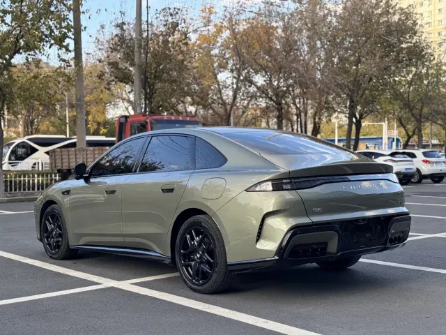 Arcfox S3 — Фото автомобиля 12