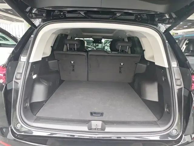 Buick Envision Plus — Фото автомобиля 18