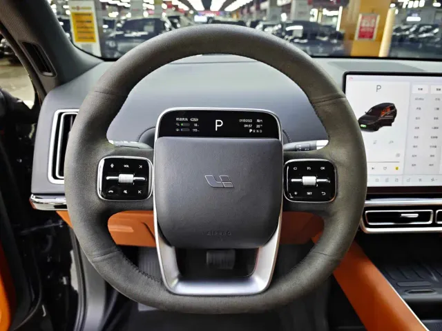 Li Auto L9 — Фото автомобиля 15