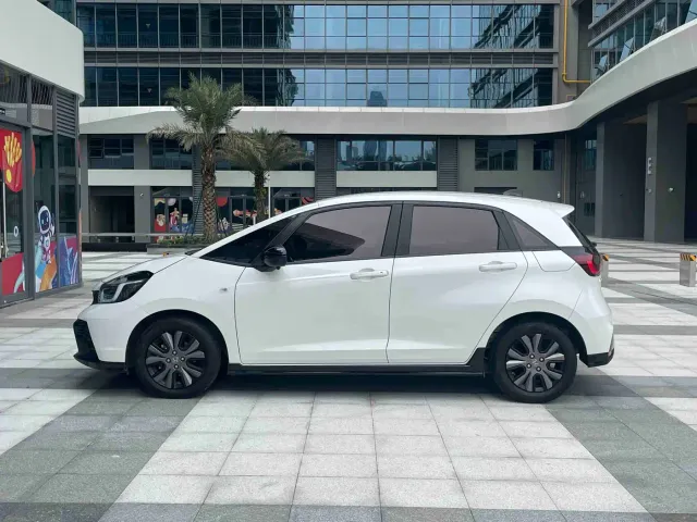 Honda Fit — Фото автомобиля 2