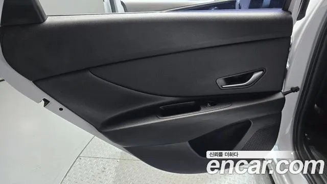 Hyundai AVANTE Avante (CN7) — Фото автомобиля 25