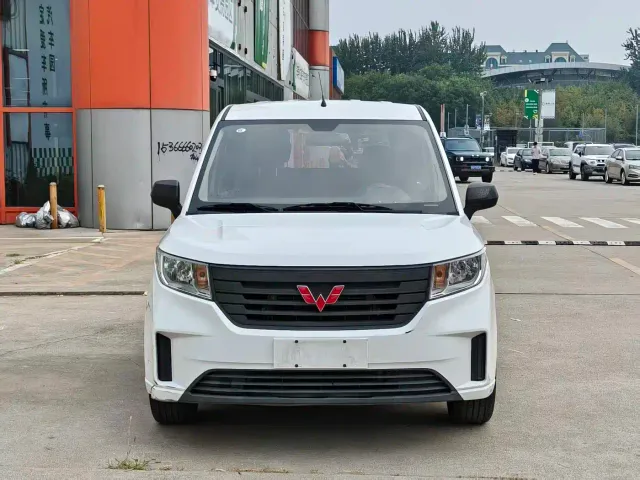 Wuling Hongguang Plus — Фото автомобиля 2