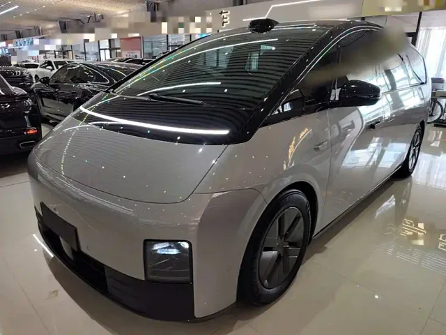 Фотография автомобиля — Li Auto MEGA