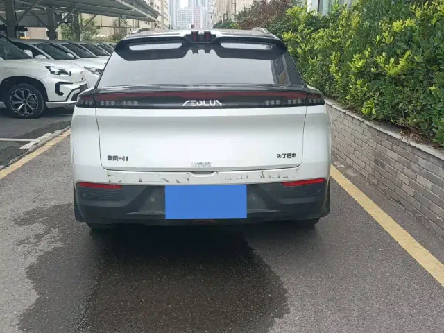 Dongfeng Fengshen L7 — Фото автомобиля 11
