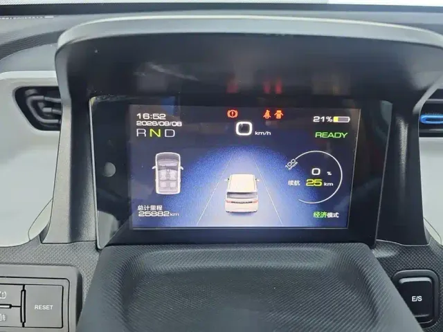 Wuling Hongguang Mini EV — Фото автомобиля 14