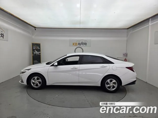 Hyundai Avante CN7 — Фото автомобиля 3