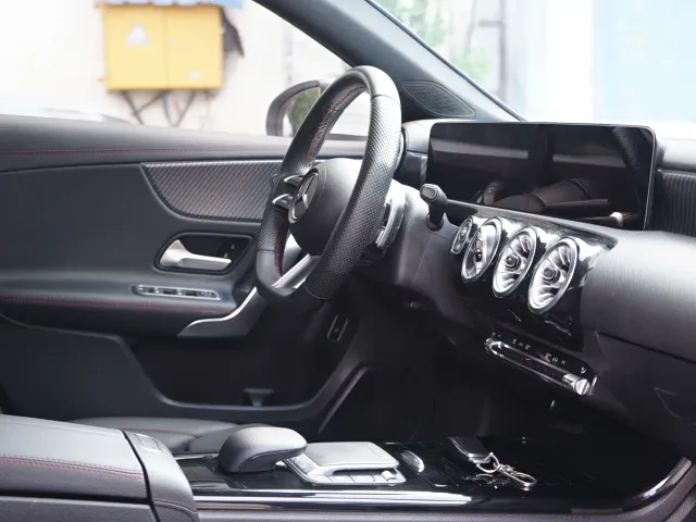 Mercedes-Benz A-Class — Фото автомобиля 12