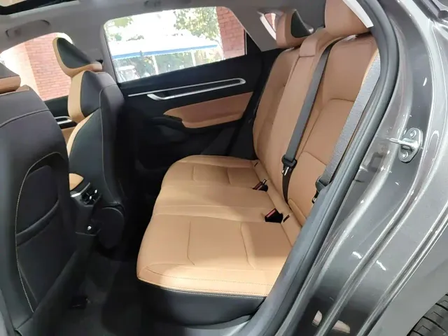 Geely Emgrand — Фото автомобиля 11