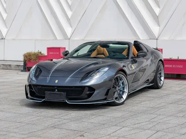 Фотография автомобиля — Ferrari 812