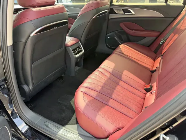 Hongqi H5 — Фото автомобиля 13