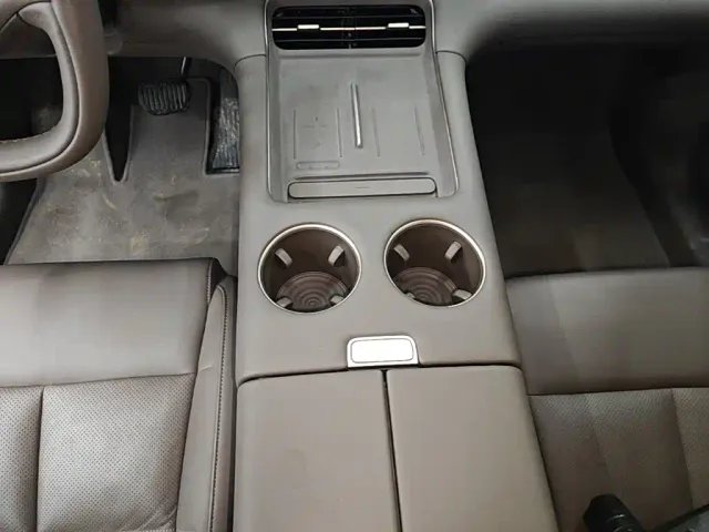IM Motors LS6 — Фото автомобиля 13