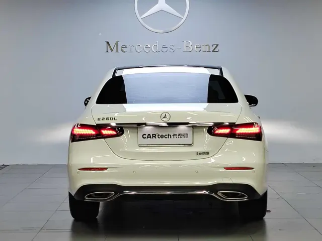 Mercedes-Benz E-Class — Фото автомобиля 5